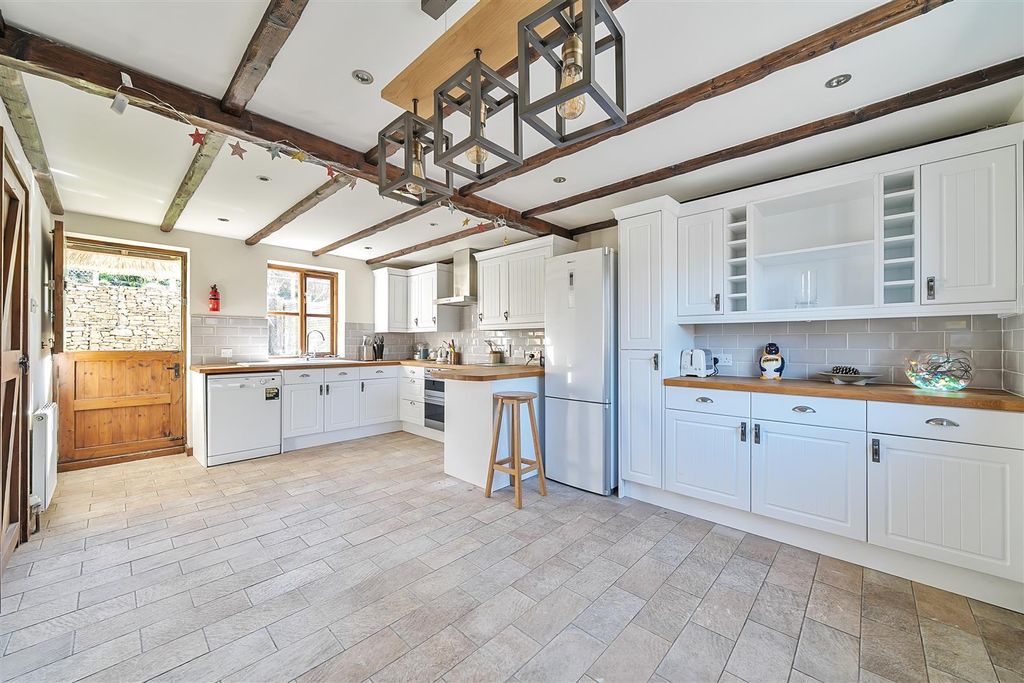 Property photo 2 of 16 Kitchen