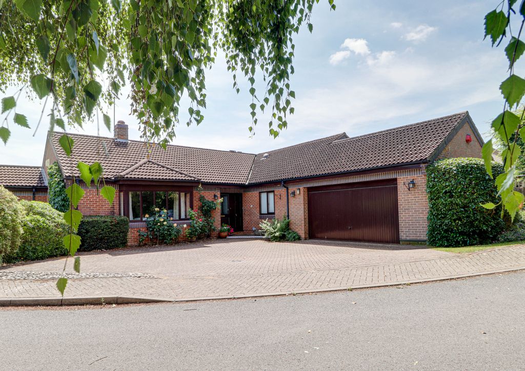 Property photo 1 of 18 Front