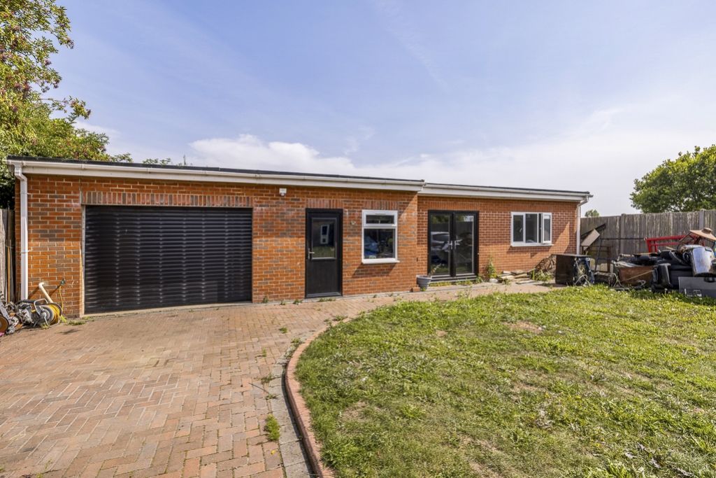 Property photo 2 of 26 13 Cranesgate North (Whaplode St. Catherines)-11