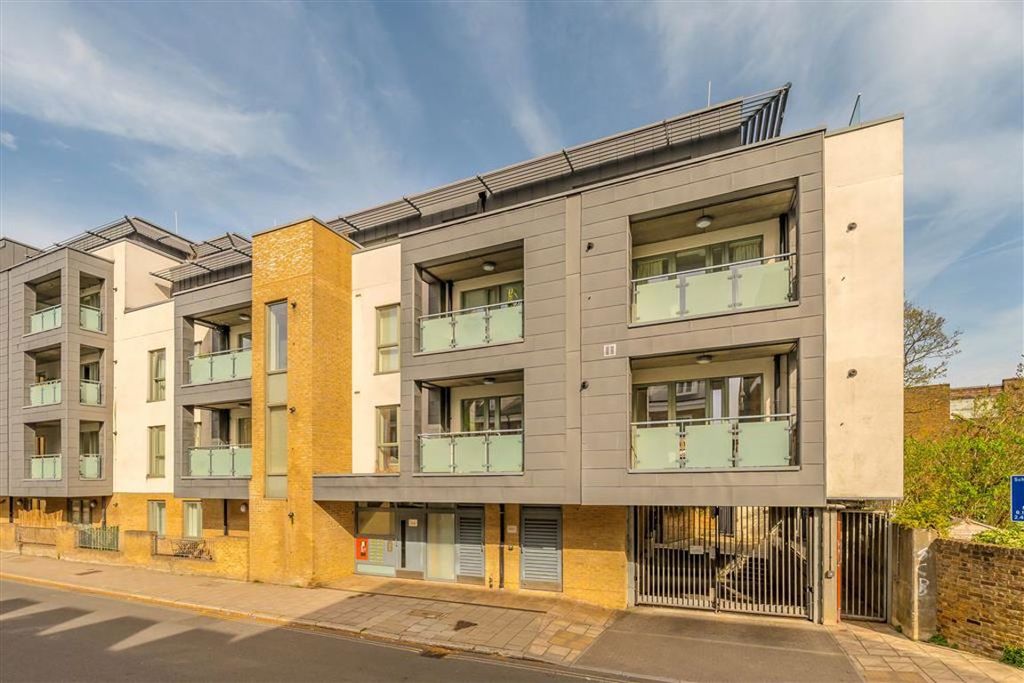 Property photo 2 of 8