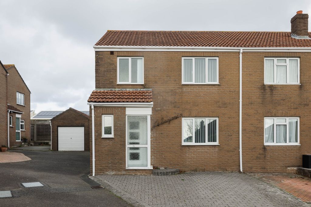 Property photo 3 of 20