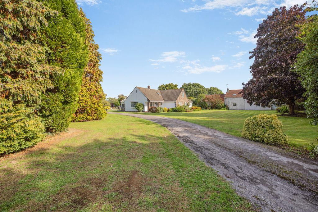 Property photo 3 of 26