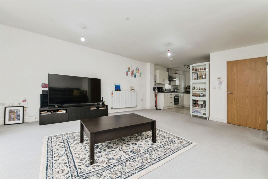 Property photo 3 of 16