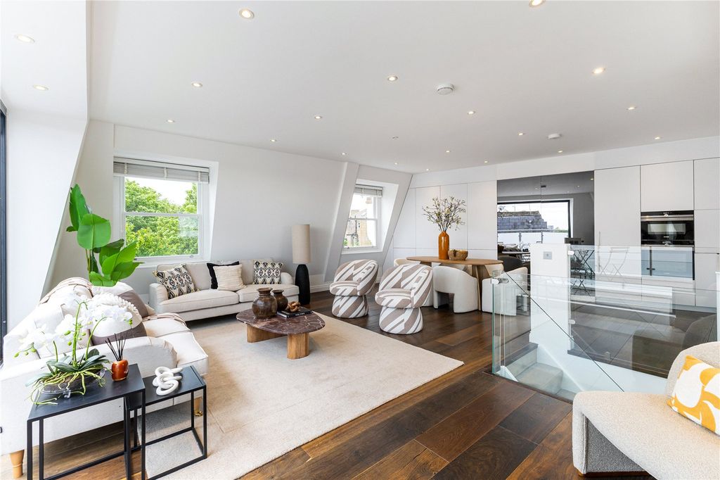 Property photo 1 of 16 Reception Room