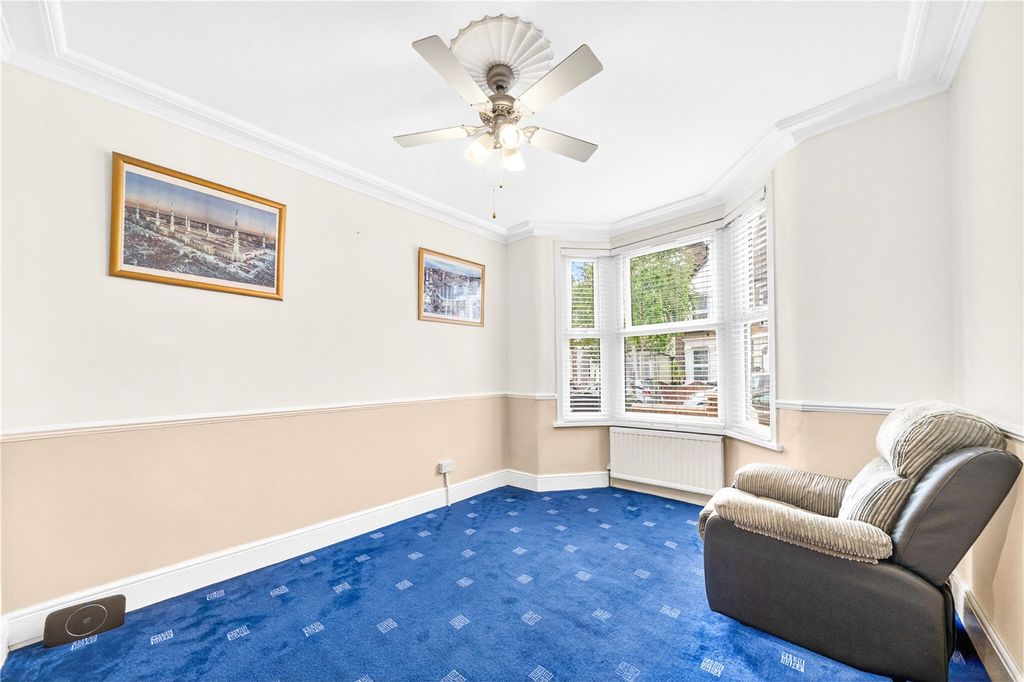 Property photo 2 of 21 Picture No. 02