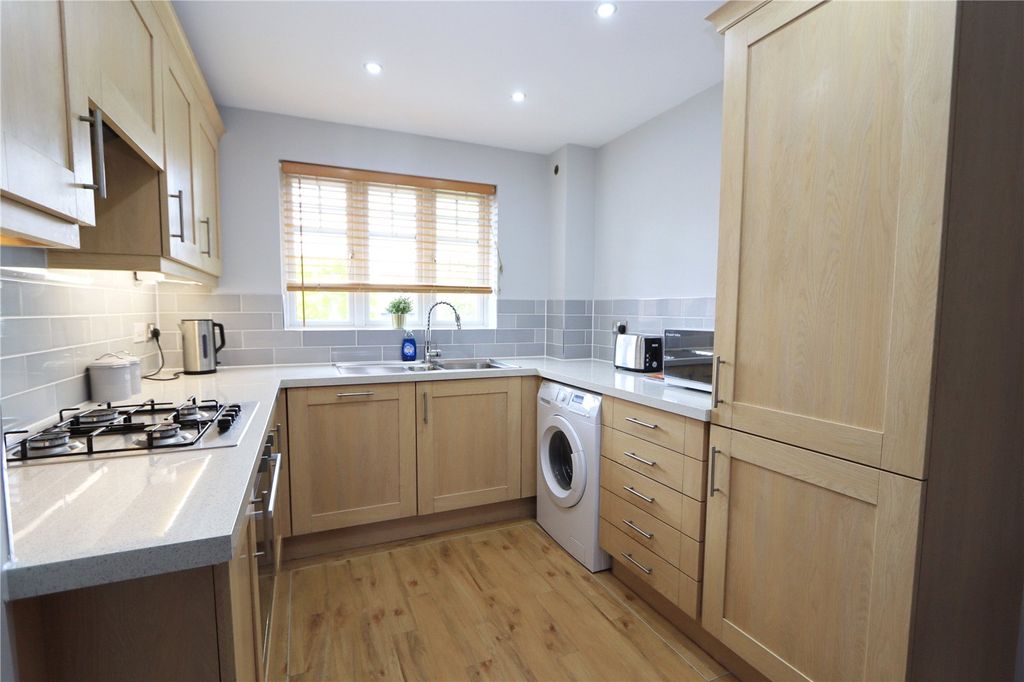 Property photo 3 of 6 Kitchen