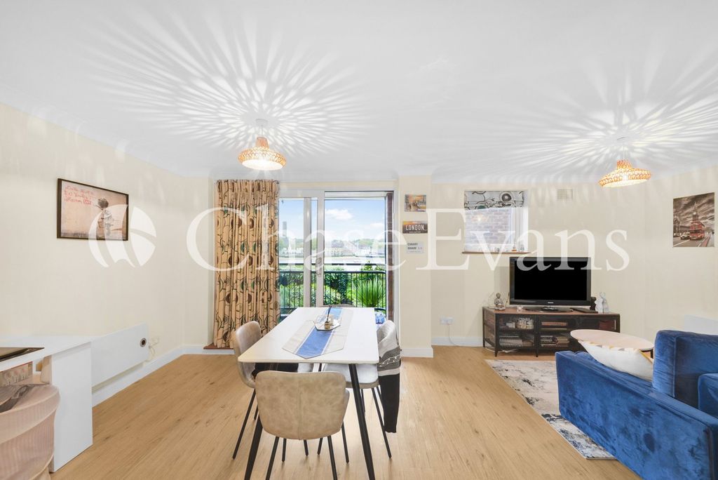 Property photo 1 of 15 Living Area