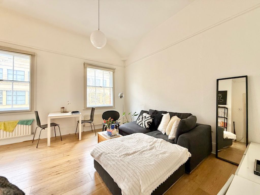 Property photo 3 of 6 Photo 10