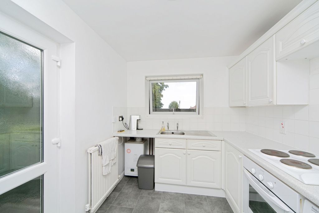 Property photo 3 of 17 Photo