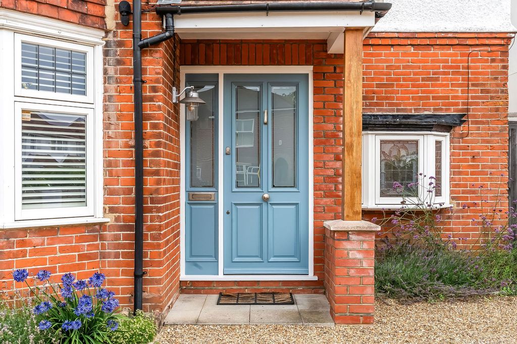 Property photo 2 of 30