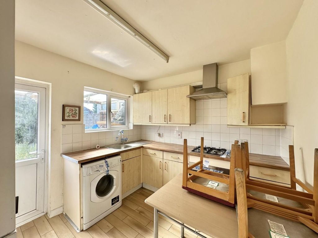 Property photo 2 of 14 Eaf164E7-Cafb-49Fe-A6Fc-66A70858A808.Jpg
