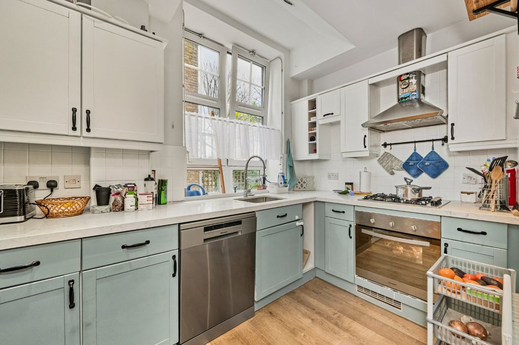 Property photo 2 of 14 Picture No. 13