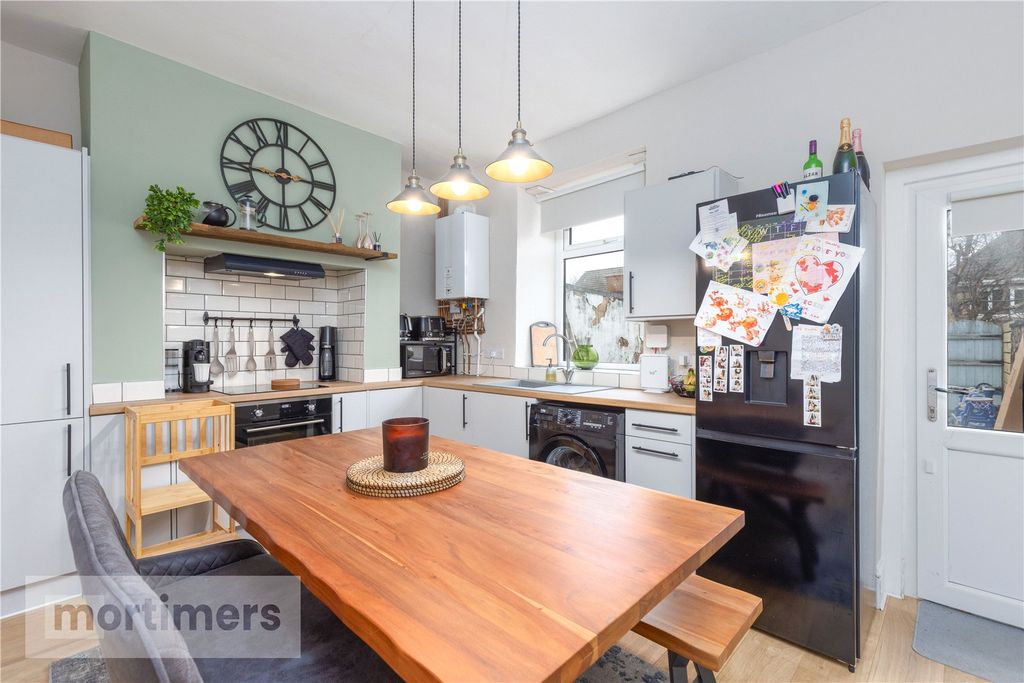 Property photo 3 of 18 Kitchen Dining Room