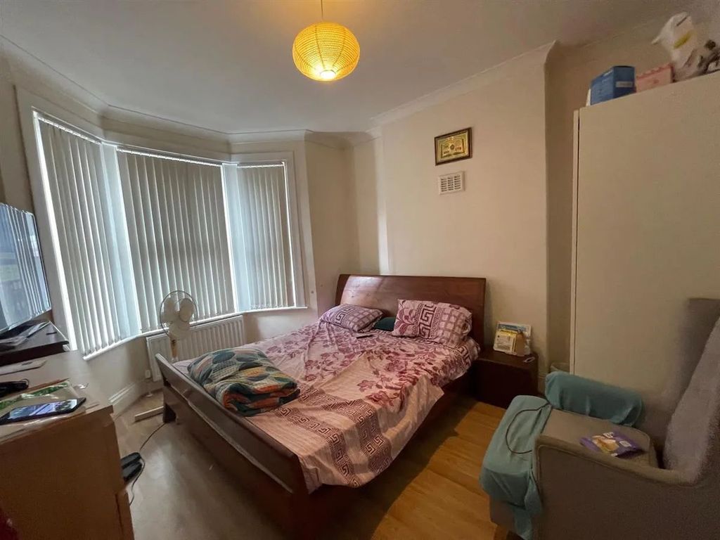Property photo 2 of 8