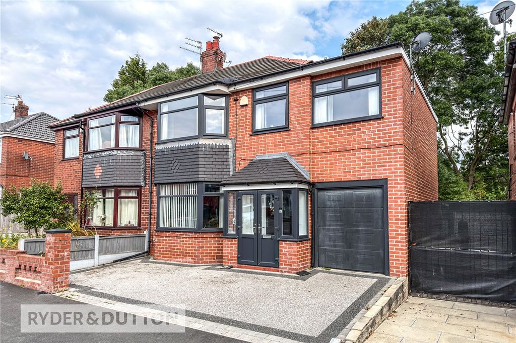 Property photo 1 of 18 External