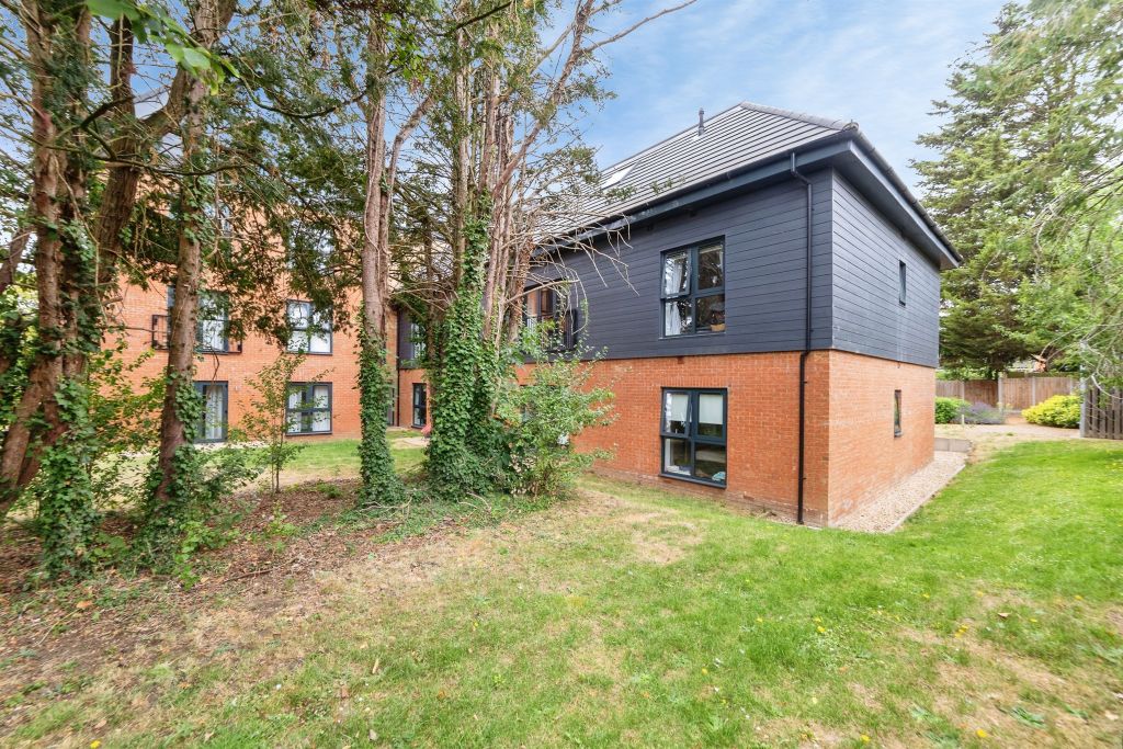 Property photo 2 of 8