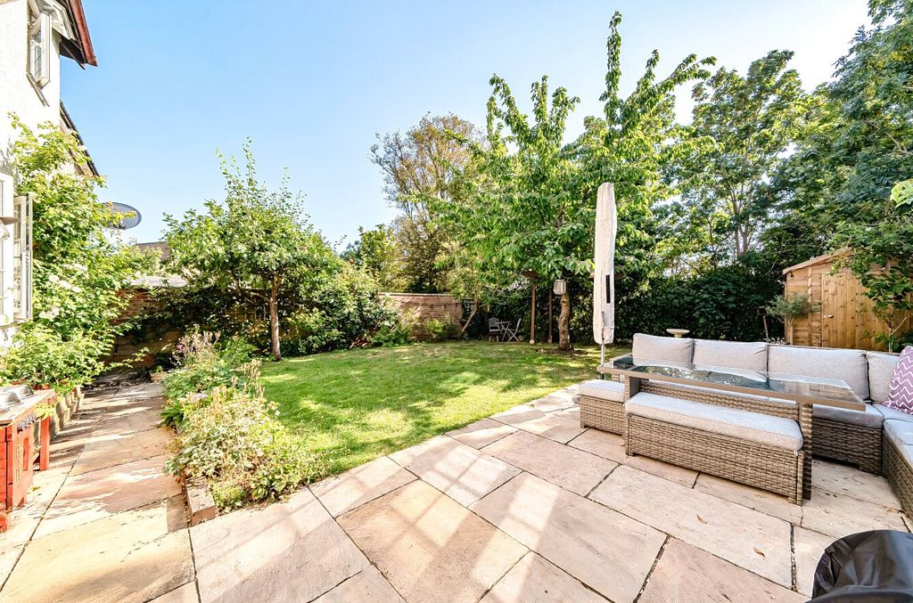 Property photo 3 of 26 Garden