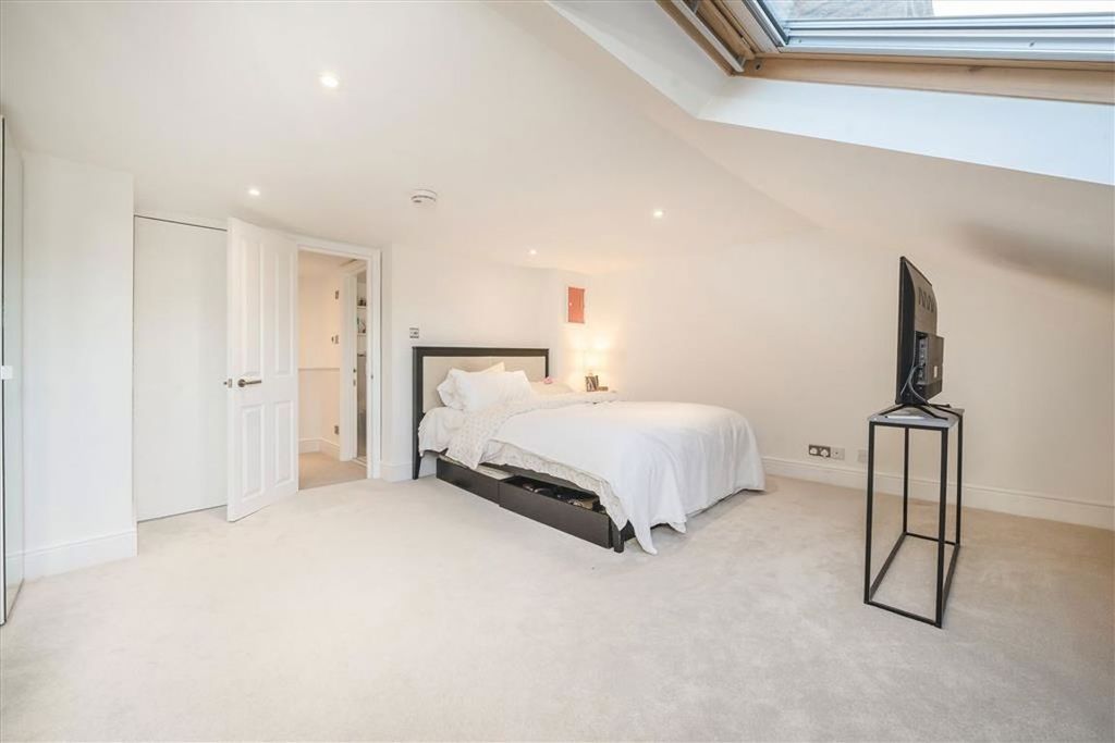 Property photo 3 of 7