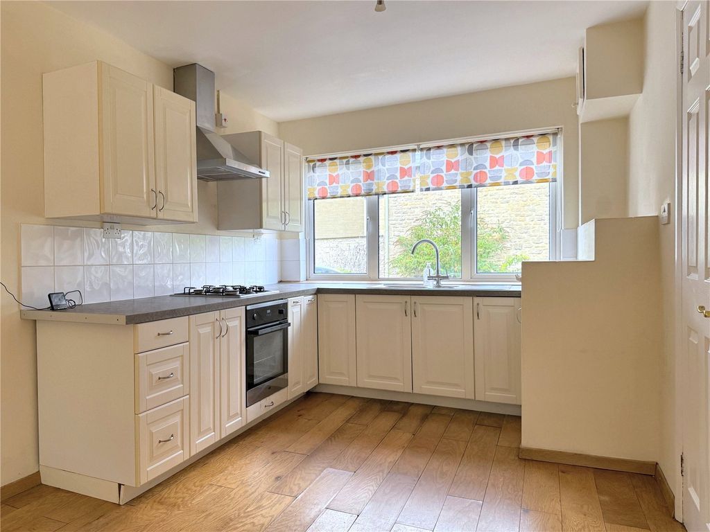 Property photo 2 of 16 Picture No. 13
