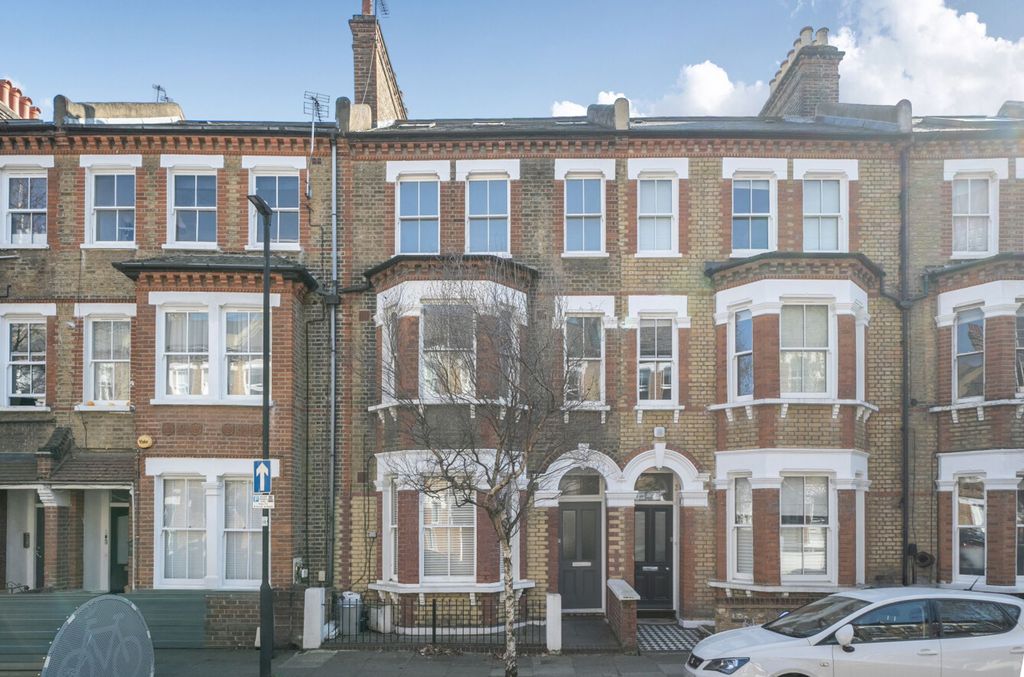 Property photo 2 of 20