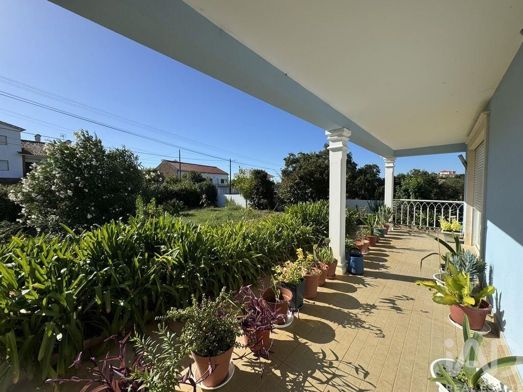 Property photo 2 of 40