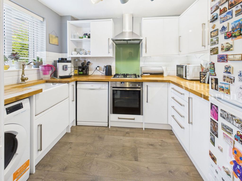 Property photo 2 of 13