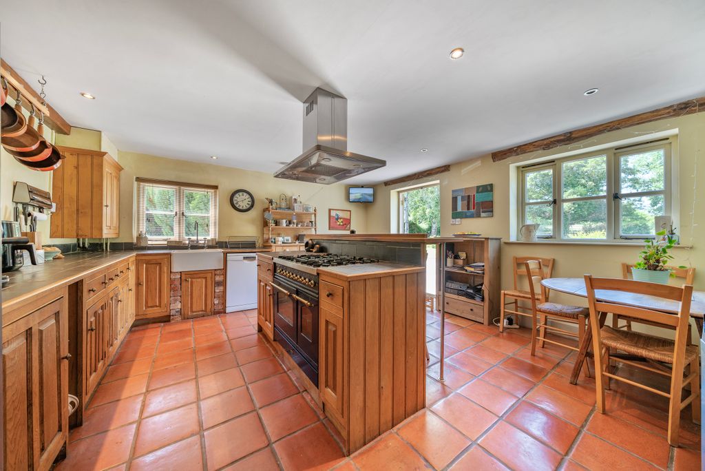 Property photo 3 of 29 Kitchen / Dining  / Breakfast Rom