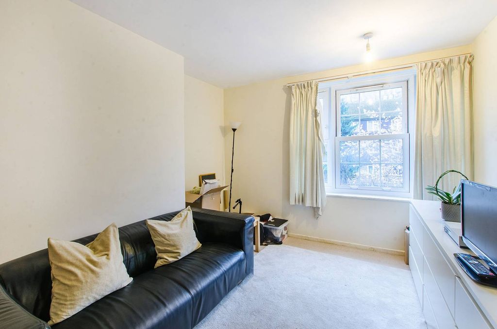 Property photo 2 of 5