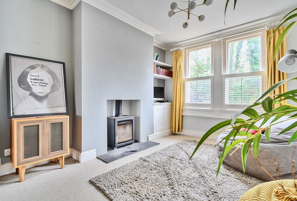 Property photo 2 of 16 Sitting Room