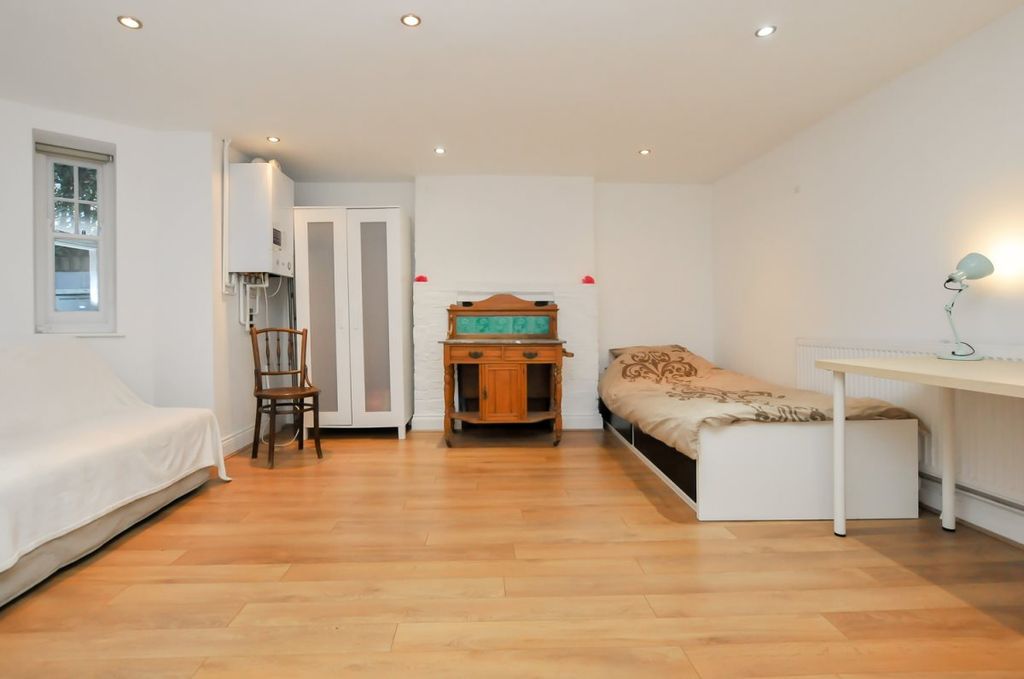 Property photo 1 of 8