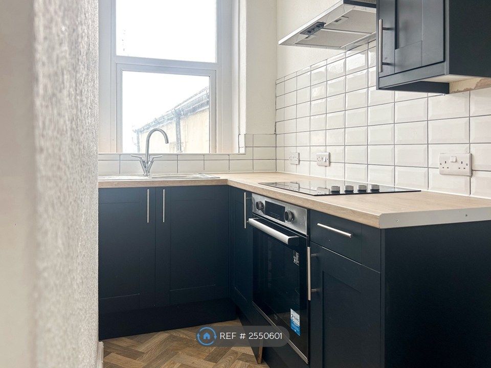 Property photo 2 of 12 Kitchen
