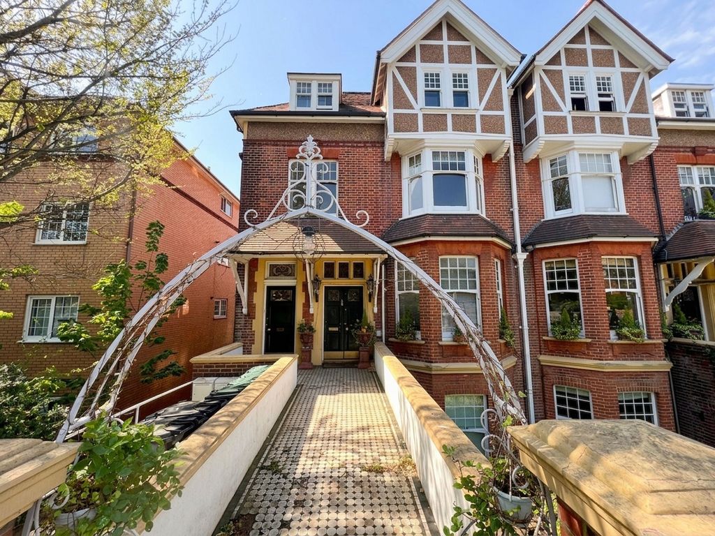 Property photo 1 of 11