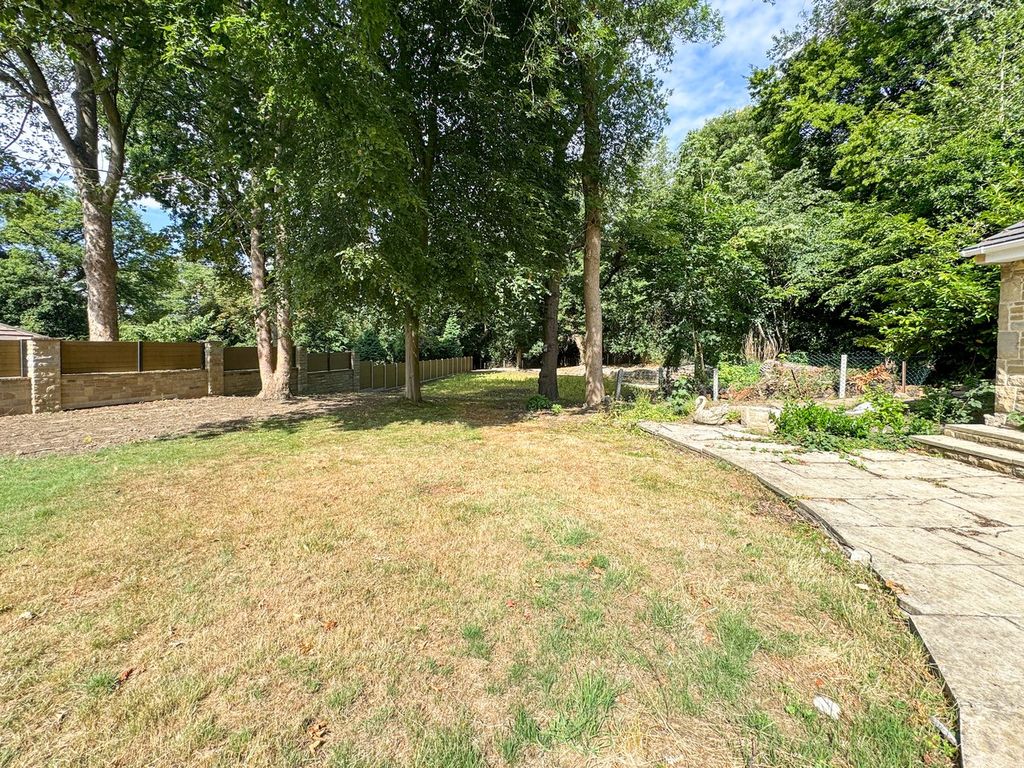Property photo 2 of 26