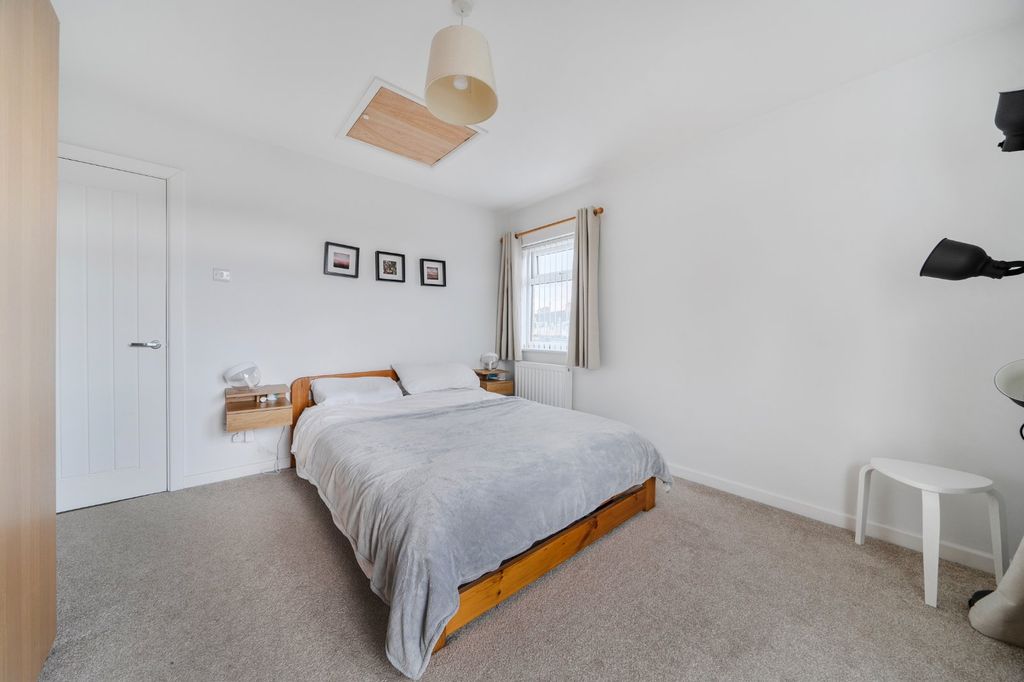 Additional image 10 of 4 bed detached house for saleGrove Road, Fareham, Hampshire PO16