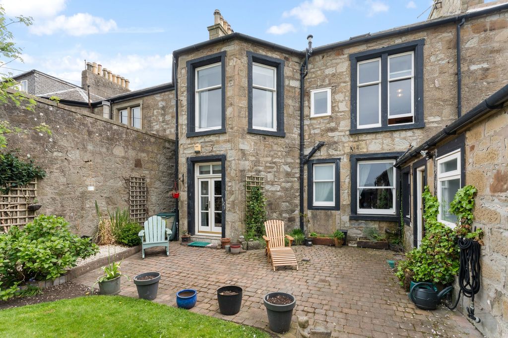 Property photo 1 of 36