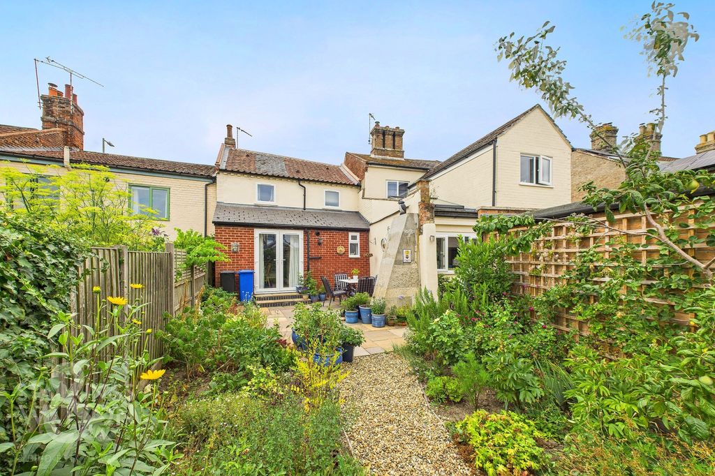 Property photo 1 of 20