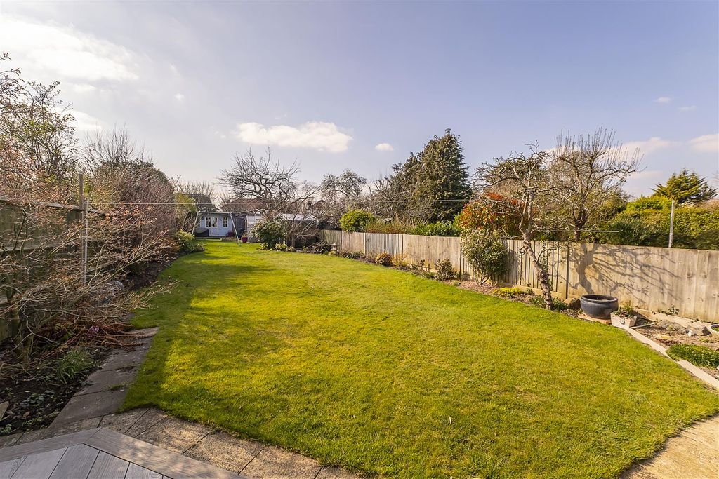 Property photo 2 of 20 36-Thistledene-0028.Jpg