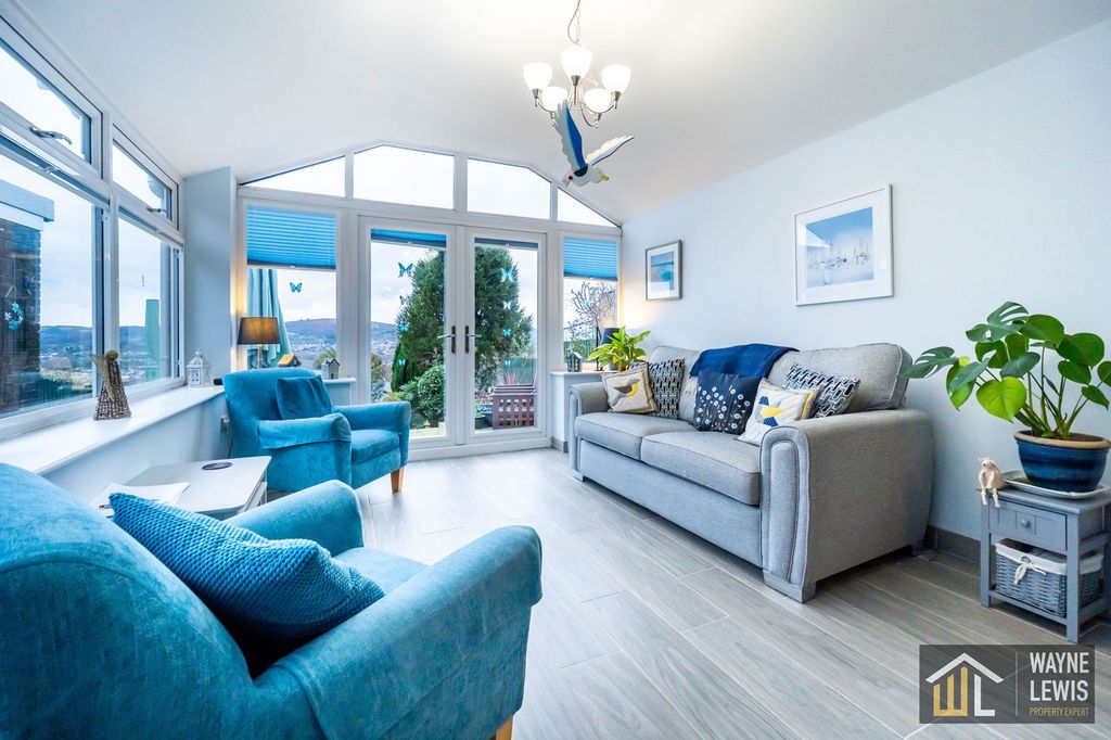 Property photo 2 of 47