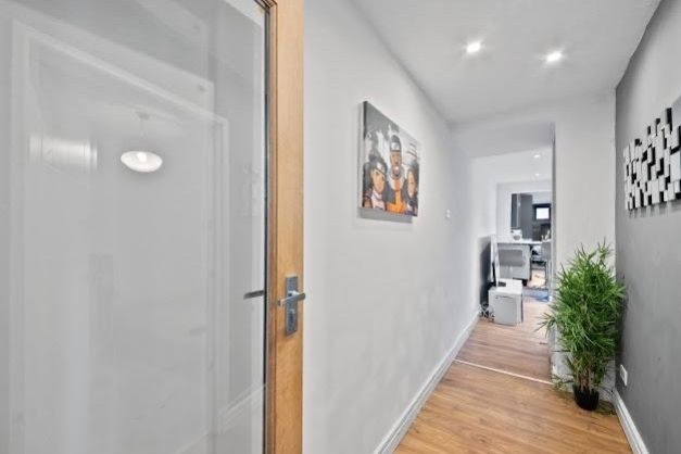 Property photo 2 of 13 Hallway