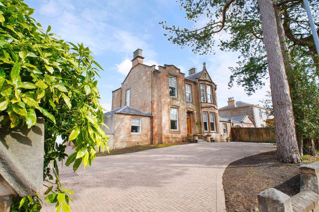 Property photo 1 of 27