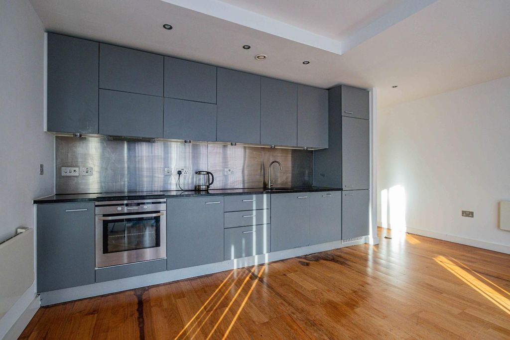 Property photo 3 of 10 Img-7.Jpg