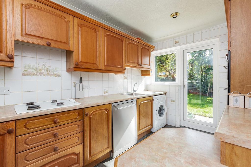 Property photo 3 of 20 62 Caling Croft-Lr16.Jpg