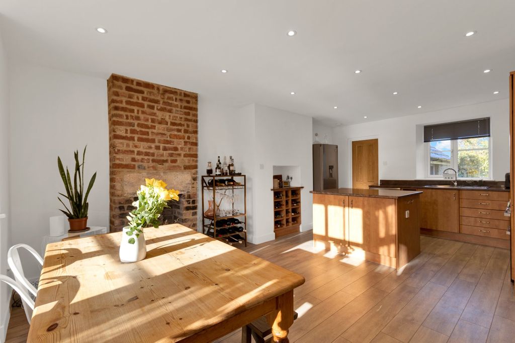 Property photo 2 of 12 Picture No. 37