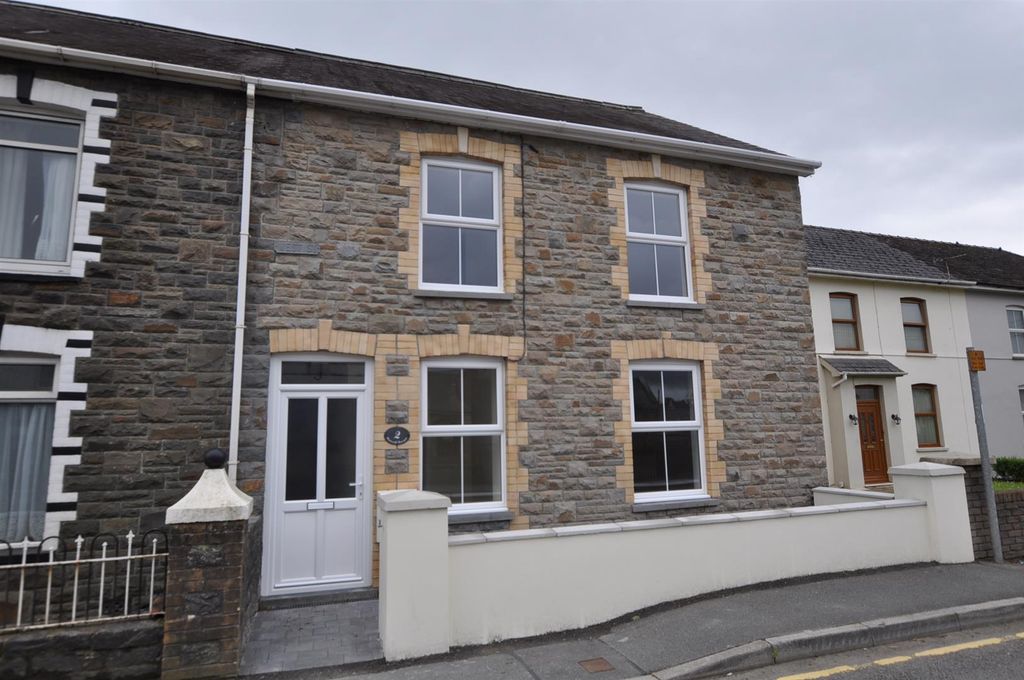 Property photo 1 of 22 Externally