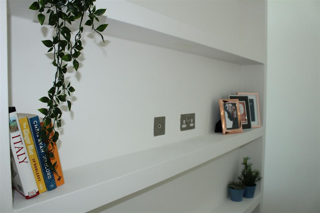 Property photo 2 of 5