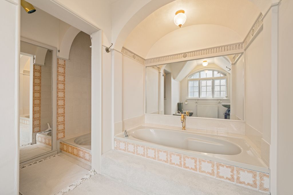 Additional image 14 of 6 bed property for saleGibraltar Lane Cookham, Maidenhead, Maidenhead SL6