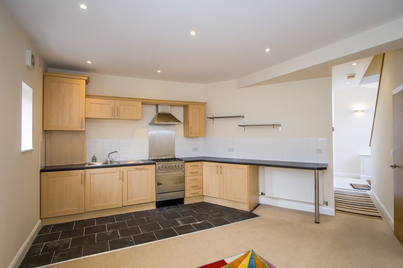 Property photo 2 of 8 Photo 4