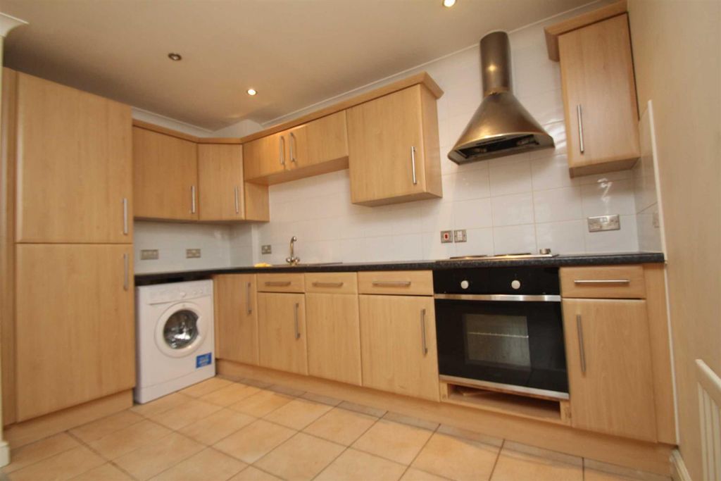 Property photo 3 of 9