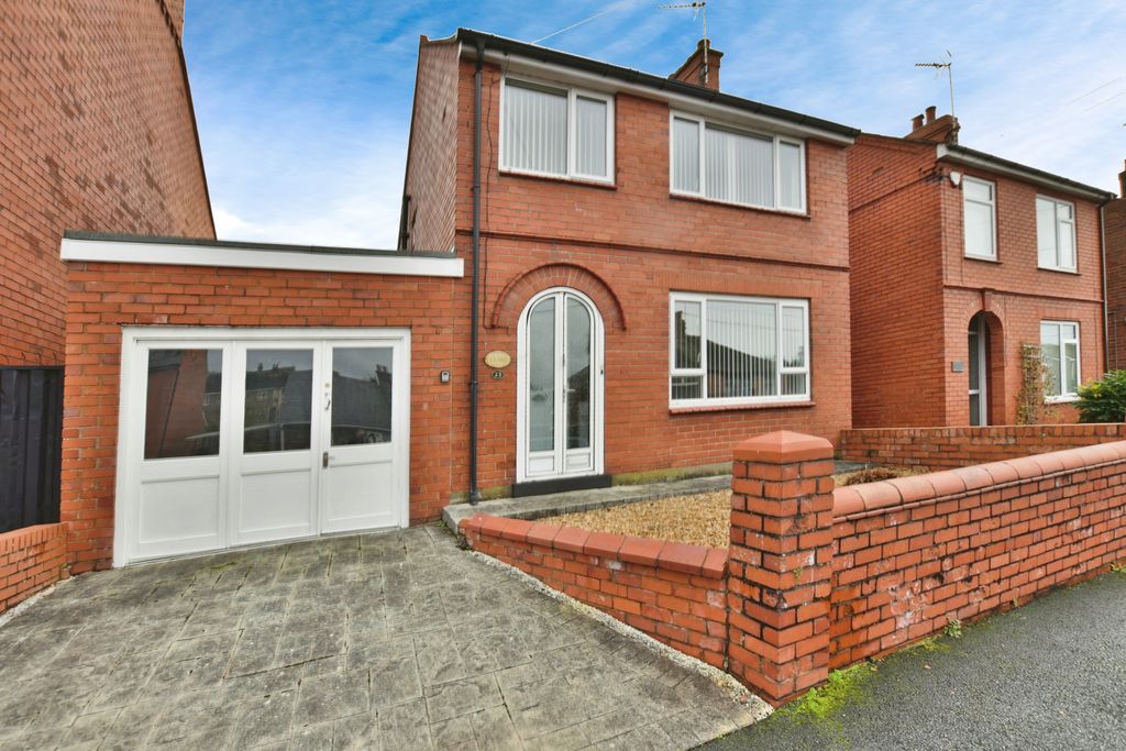 Property photo 1 of 16