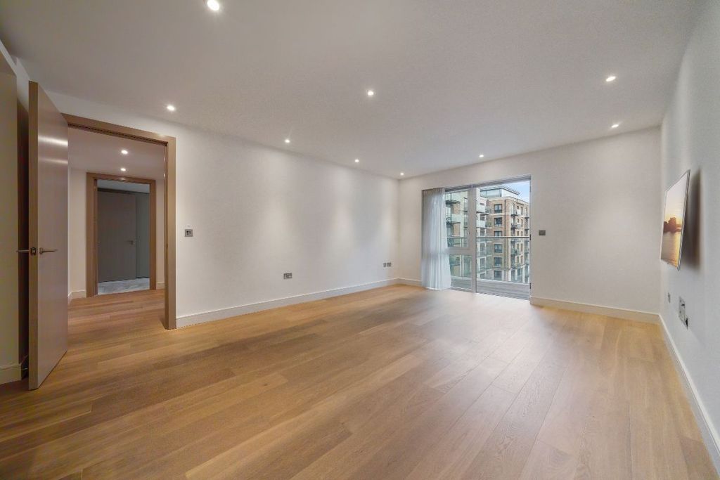 Property photo 2 of 25